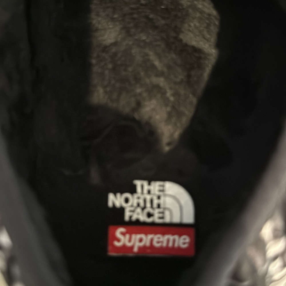 NWT Supreme x North Face Studded Traction Mule Men’s Size 8 - Picture 5 of 5